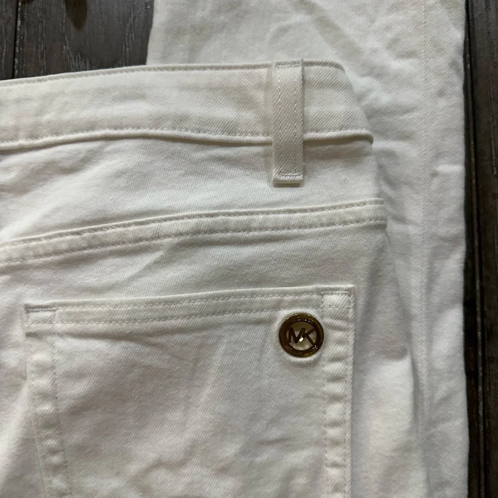 Michael Kors Izzy Cropped Jeans - Picture 9 of 13
